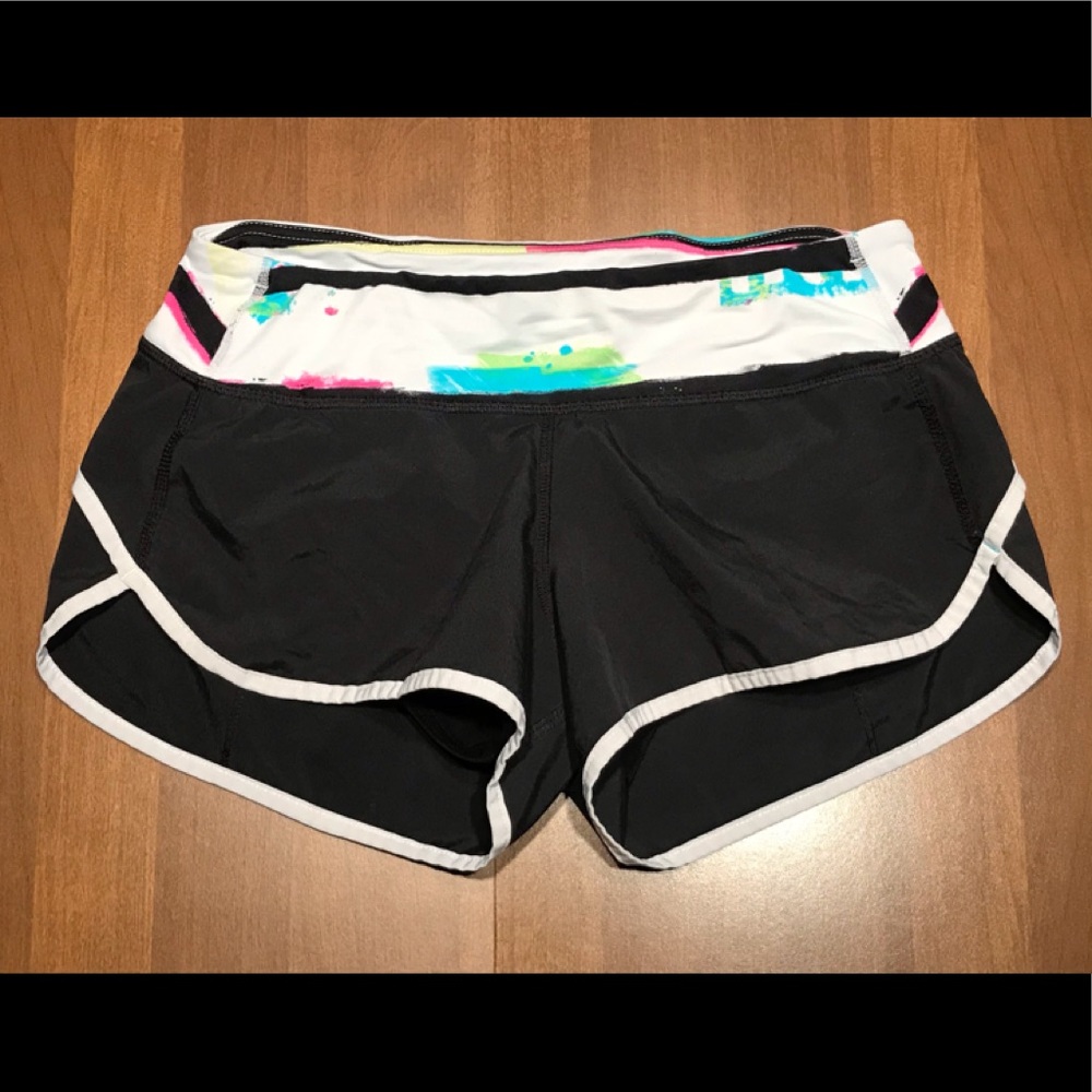 Lululemon Speed Shorts Black Graffiti Paint Splatter Print Wet Dry Warm 4